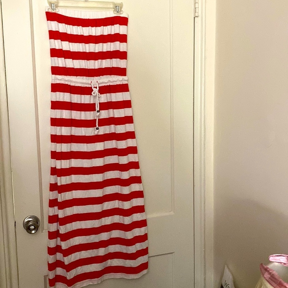 gap red and white maxi dress size: XS
